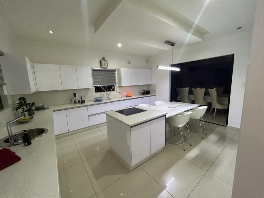 4 Bedroom Property for Sale in Oos Einde North West